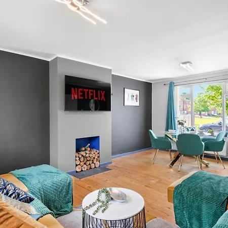 Spacious Luxury Garden House Free Parking Apartment *