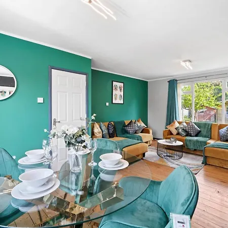 Spacious Luxury Garden House Free Parking *