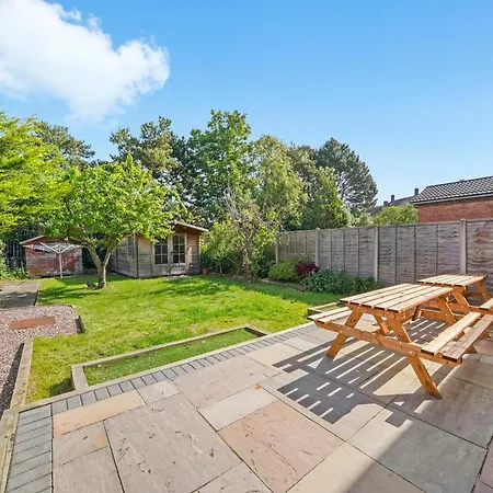 Apartment Spacious Luxury Garden House Free Parking