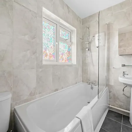 Spacious Luxury Garden House Free Parking Apartment Bristol