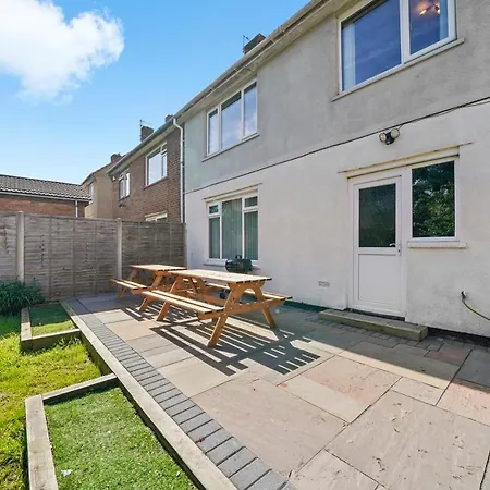 Spacious Luxury Garden House Free Parking